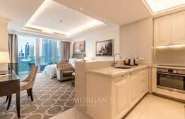 STUNNING STUDIO , TOP FLOOR - VACANT