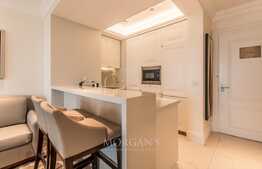 STUNNING STUDIO , TOP FLOOR - VACANT