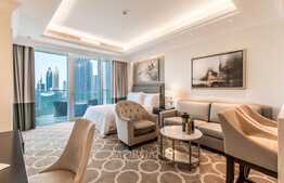 STUNNING STUDIO , TOP FLOOR - VACANT