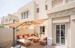 Amazing Villa, Corner Plot, Vacant Soon