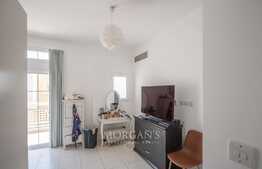 Amazing Villa, Corner Plot, Vacant Soon