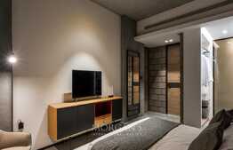 Urban London, Pool view, The Terraces