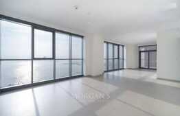 2BR Spacious, Creek & Dubai Skyline View