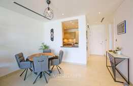 Upgraded Furnished 1BR, Hartland Greens