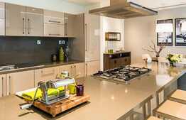 2 Bedroom Apartment, 115 mp, with balcony