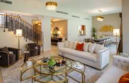 5 Bedroom Villa, 382 mp, with garden