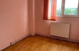 Apartament cu 4 camere  ,82,7mmp , zona Tiglina
