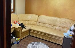 Casa individuala cu etaj si terasa, garaj si curte 