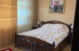 Casa individuala cu etaj si terasa, garaj si curte 