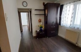 Apartament 3 camere decomandat, suprafata 72 mp, zona Port