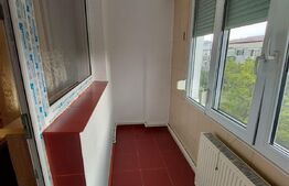 Apartament 3 camere decomandat, suprafata 72 mp, zona Port