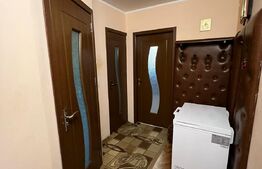 Apartament 3 camere, 49 Mp, Micro 20