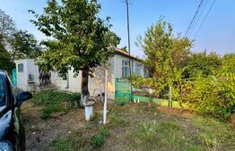 Casa cu 4 camere situata in Beresti