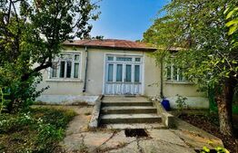 Casa cu 4 camere situata in Beresti