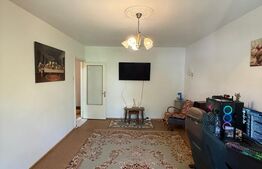 Apartament 3 camere, decomandat, etaj 2/4, 64.70 mp, zona Piata Centrala 