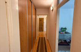 Apartament 3 camere, decomandat, etaj 2/4, 64.70 mp, zona Piata Centrala 