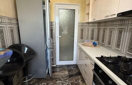 Apartament 3 camere, semidecomandat, 59 mp, stradal, zona Micro 17