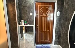 Apartament 3 camere, semidecomandat, 59 mp, stradal, zona Micro 17