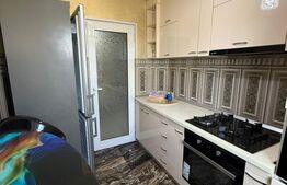 Apartament 3 camere, semidecomandat, 59 mp, stradal, zona Micro 17