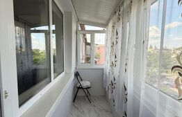 Apartament 3 camere, semidecomandat, 59 mp, stradal, zona Micro 17