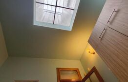 Casa de vanzare, 240 mp, zona Centru
