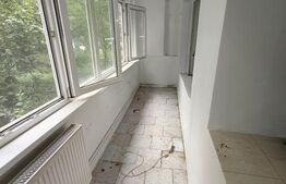 Apartament cu 2 camere la parter- nerenovat, 60 mp, zona Centru
