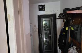 Apartament 3 camere, semidecomandat, 47 mp, zona M40