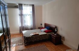 Apartament de inchiriat, decomandat, 65 mp, doua intrari, zona Ultracentral