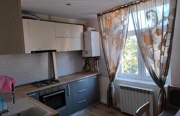 Apartament de inchiriat, decomandat, 65 mp, doua intrari, zona Ultracentral
