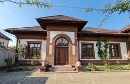 Proprietate de vanzare, 2 case, 327 mp, zona Tecuci
