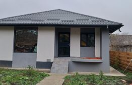 Casa plan parter, 500 mp de teren, Breazu