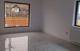 Casa plan parter, 500 mp de teren, Breazu