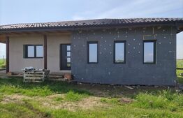 Casa cu 3 camere, 80mp utili + teren de 2000 mp, Miroslava