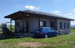 Casa cu 3 camere, 80mp utili + teren de 2000 mp, Miroslava