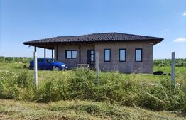 Casa cu 3 camere, 80mp utili + teren de 2000 mp, Miroslava