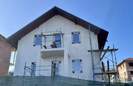 Casa cu 4 camere, 85mp utili, teren 500mp, zona Hlincea 