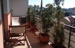 Apartament cu 3 camere, 68 mp, semidecomandat, central