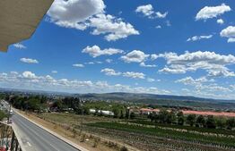 Apartament de 3 camere, orientare Sud, etaj intermediar, zona Galata