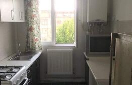 Apartament cu 2 camere, 44,4 mp, semidecomandat, Podu Ros