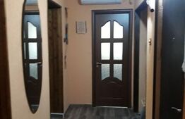 Apartament cu 3 camere, 65 mp, etaj intermediar, Podul de Piatra