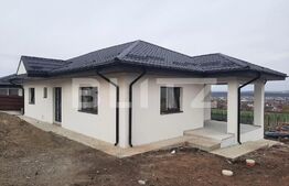 Casa la rosu, de 4 camere, 500 mp de teren, Horpaz