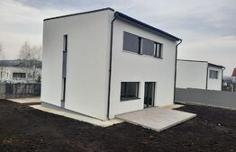 Casa 4 camere, 3 bai, canalizare, teren 450 mp, Barnova