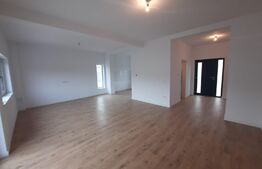 Casa 4 camere, 3 bai, canalizare, teren 450 mp, Barnova