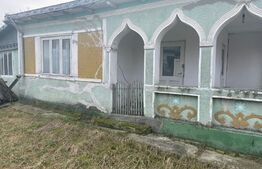 Casa 4 camere, 1700 mp teren, sat Sculeni