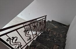 Casa tip duplex, 135 mp, 400 mp teren, padurea Uricani