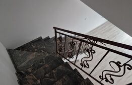 Casa tip duplex, 140 mp, 450 mp teren, padurea Uricani