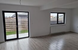 Casa tip duplex, 140 mp, 450 mp teren, padurea Uricani