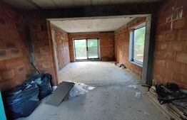 Casa la rosu 5 camere, 180 mp, Bucium