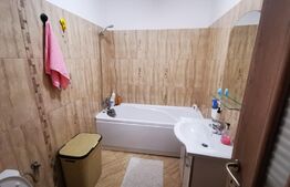 Apartament 3 camere,  62mp+terasa 14mp+loc de parcare, in zona Nicolina