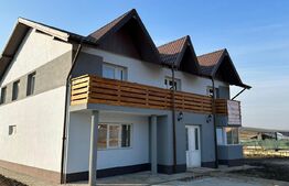 Cladire stil irlandez,300 mp utili, Letcani, la strada